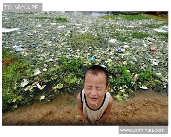 足球明星受伤瞬间的真实画面揭示运动背后的艰辛与挑战 足球明星受伤瞬间的真实画面揭示运动背后的艰辛与挑战