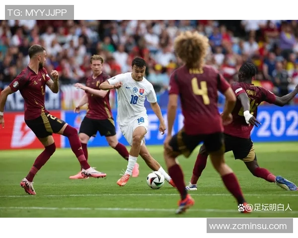 被低估的足球明星们如何在赛场上逆袭成名的故事与启示